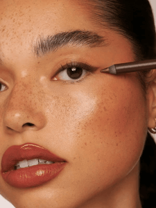 🎁Köp 1, få 1 gratis🔥-🌟24 timmars vattenfast eyeliner duo slipbar ögonpenna💦